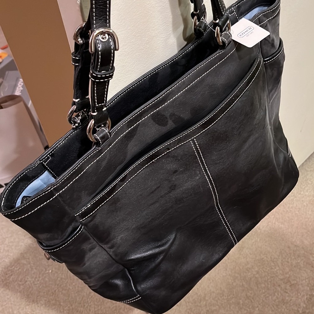Coach book tote. Black leather. Zipper top. New with tags - Picture 4 of 4